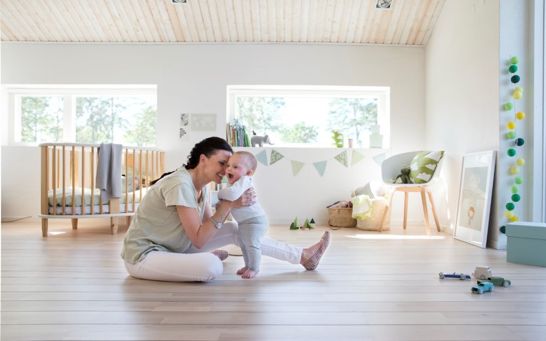 Precauções com o piso para o quarto de bebês e crianças